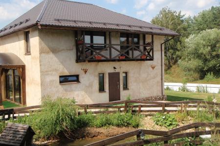 Коттедж с бассейном