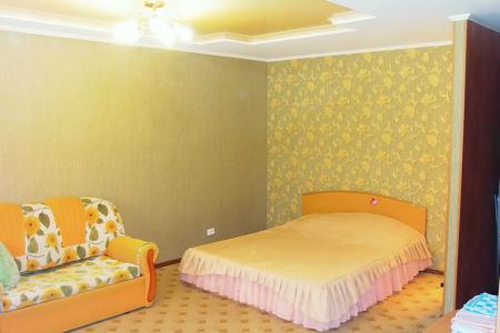 Сдаю шикарную студию возле вокзала по часам и суткам