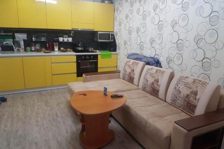 Уютная двухкомнатная квартира с хорошим видом на Молодежной