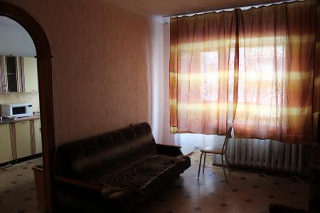 Трехкомнатная квартира возле гостинрицы "Буян-Бадыргы"