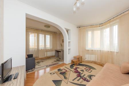 Уютная двухкомнатная квартира на набережной реки у Крокус