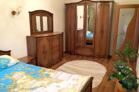 Трехкомнатная квартира на Цветнике