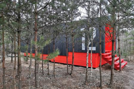 Коттедж на 2-3 человек в лесу на берегу озера