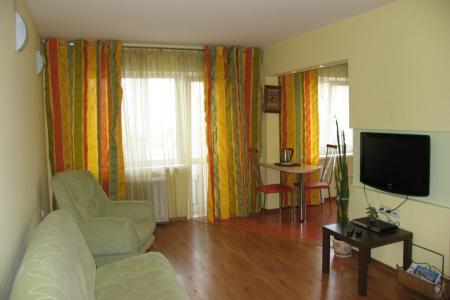 Двухкомнатная квартира люкс в центре Омска