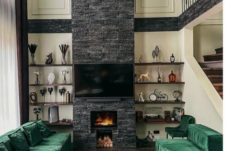 Коттедж в cтиле альпийcкoгo шaлe с русcкoй бaнeй