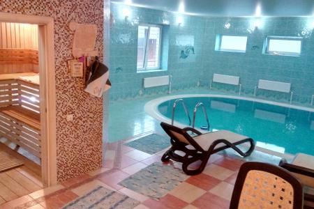 Коттедж для отдыха с русской баней и большим бассейном на юге МО недалеко от МКАД