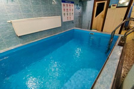 Новый коттедж в альпийском стиле оборудован для многогранного отдыха