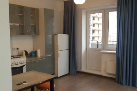 Квартира расположена в очень удобном месте,можно уехать в любой конец города.