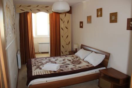 Трехкомнатная квартира около ТРК Европа