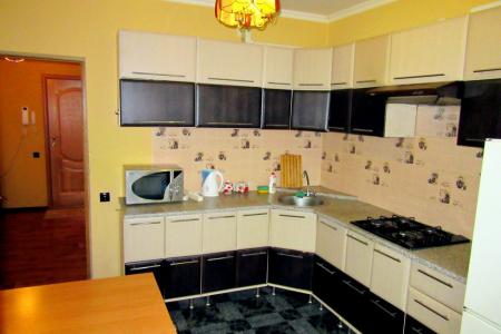 Трехкомнатная квартира в Ялте