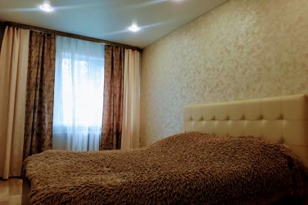 Двухкомнатная в 4 мкр.