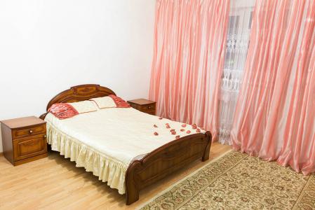 Двухкомнатная квартира с прекрасным видом на горы и город, с высоты птичего полета.