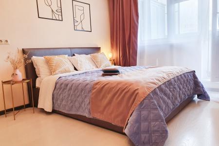 Двухкомнатная квартира с дизайнерским ремонтом для 4 гостей. Квартира расположена всего в 2 минутах