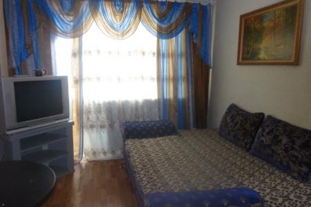 2-х ком. квартира возле площади Ленина