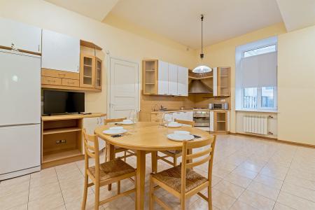 3-к квартира, 145 м², 4/5 эт.