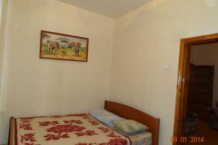 Двухкомнатная квартира в центре.