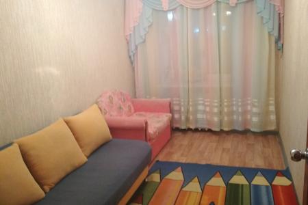 Двухкомнатная квартира в центре  Ульяновска  посуточно, в тихом зелёном районе