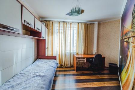 Сдам 3- комнатную квартиру в Центральном р - не