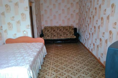 Однокомнатная квартира напротив аквапарка Ривера.