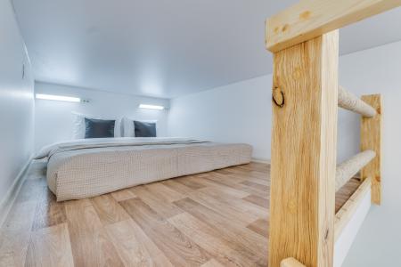 Красивая студия рядом с Московским вокзалом в тихом квартале.