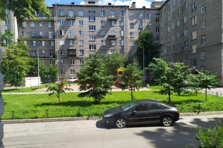 Забудьте про авто! Рядом метро!