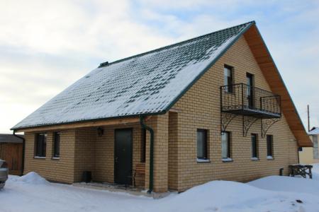 Уютный двухэтажный дом