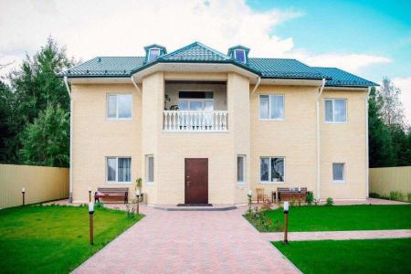 Трёхэтажный дом на природе за ж д вокзалом