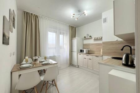 Уютно и точка! Уютные апартаменты рядом с метро, ТЦ и больницей Р.Р.Вредена