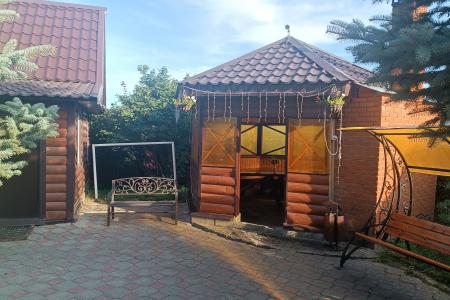 Хороший, уютный коттедж для отличного отдыха в 5 мин от центра города