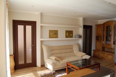 Двухкомнатная квартира в центре города по суточно за 2500 рублей