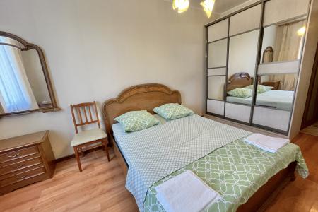 двухкомнатная квартира на набережной.