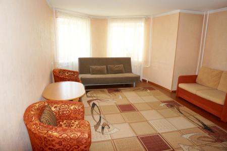 Двух комнатная квартира возле СИТИ МОЛЛА