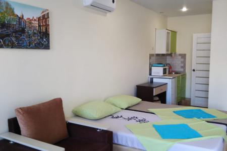 Квартира студия, район остановки Театральной, Зимнего театра.