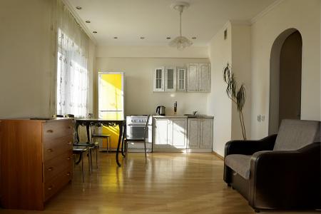 квартира на Смолина, 79