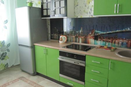 Двухкомнатная квартира в новом доме в центре города с видом на Волгу