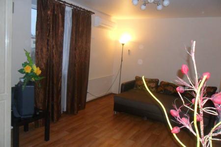 Комфортабельная квартира на Площади Ленина