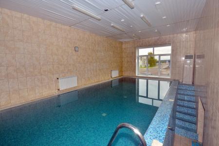 Отличный загородный коттедж.