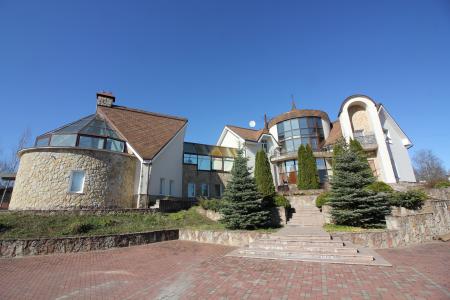 Эксклюзивный особняк с банкетным залом, русской баней и бассейном. До 50чел