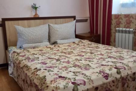 У Собора и Колоннады Кисловодска есть ПАРКОМЕСТО сдаю суточно для 2