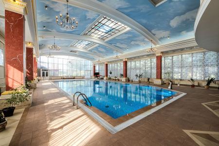 Мы приглашаем окунуться в этот мир роскоши и развлечений