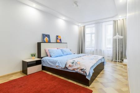 Просторная 3-комнатная квартира у Исаакиевского собора