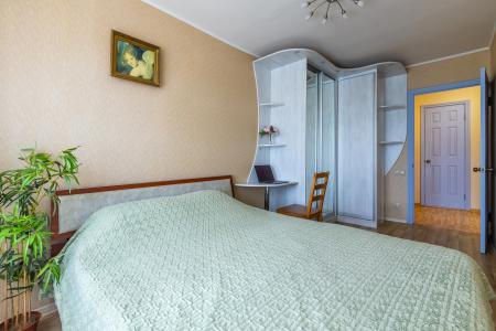 С видом на Кремль и Волгу