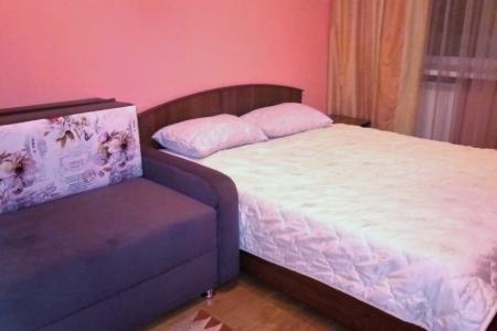 Двухкомнатная квартира возле ЖД-вокзала