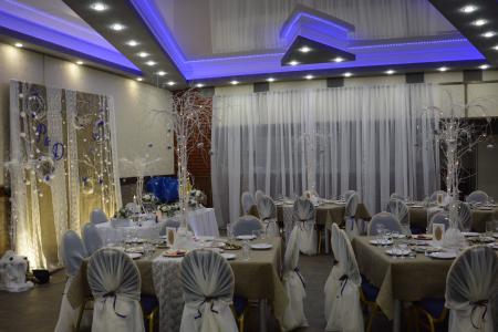 Банкетный зал с комнатами