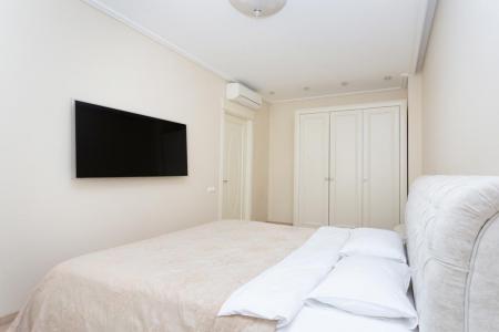 Однокомнатная квартира на Воздвиженке! 10 минут пешком до Кремля! Недорого!