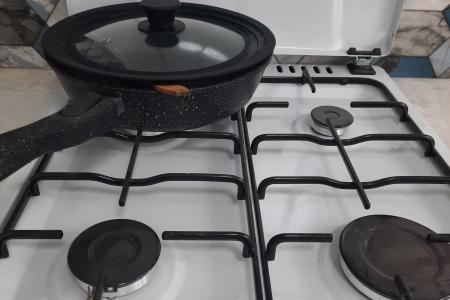 СДАМ ПОСУТОЧНО 1 К КВАРТИРУ ПО УЛ ХМЕЛЬНИЦКОГО РЯДОМ С ВОКЗАЛОМ