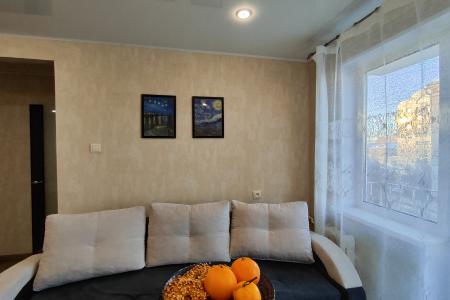 центр, Алое поле