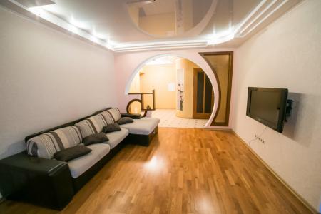 Двухкомнатная квартира в Центре на Цюрупы 130