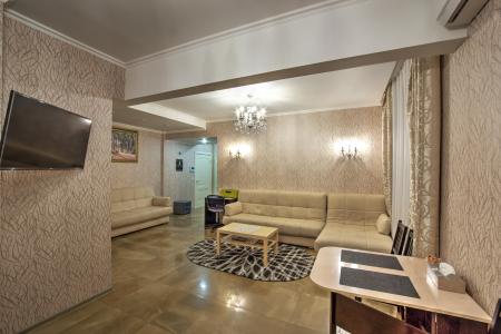 Двухкомнатная квартира метро Киевская.