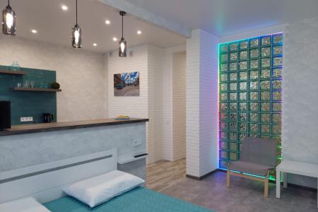 Студия с камином для двоих